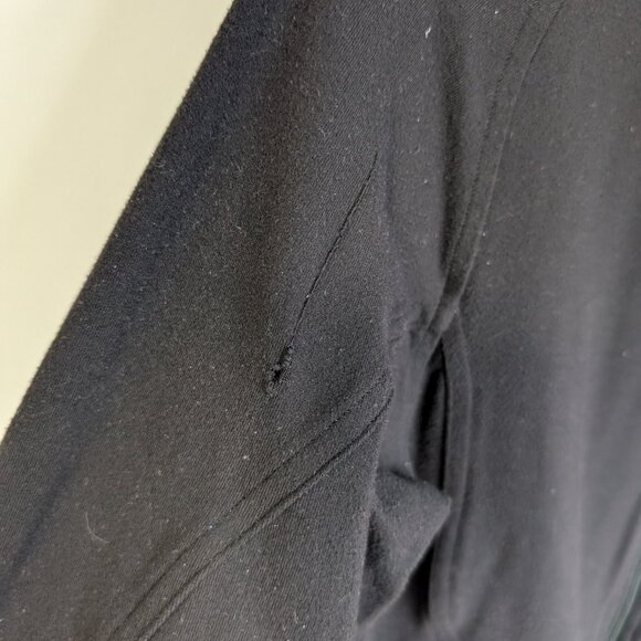 Lululemon Men's Trainer Jacket in Black - Picture 6 of 7